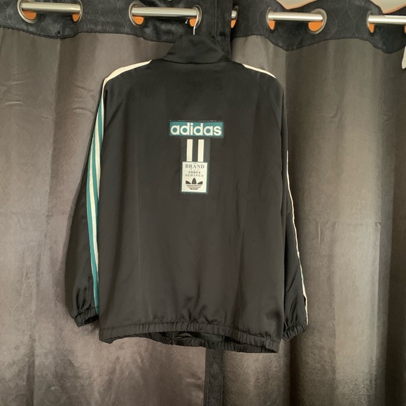 ADIDAS Vintage Bomber! - Picture 2 of 3